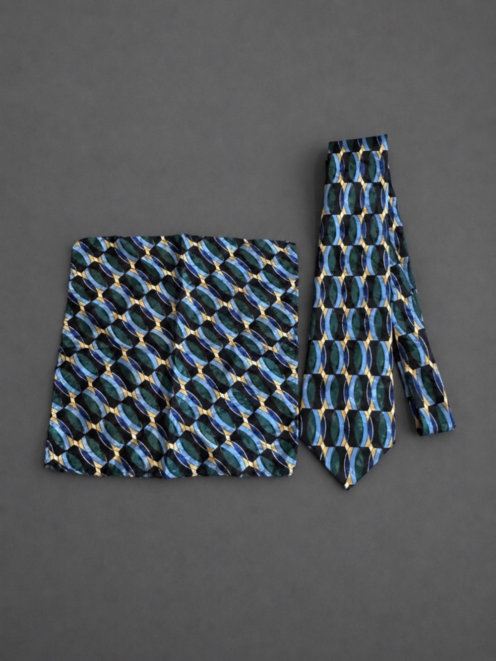 Necktie & Handkerchief by Don Loper Beverly Hills